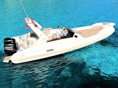 the one è il nostro gommone deluxe a noleggio per tour privati con skipper
